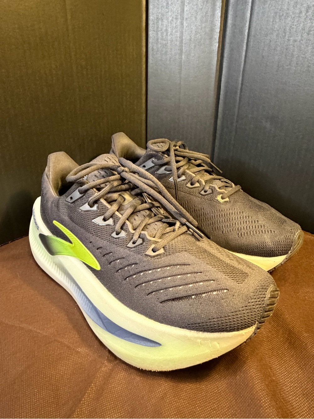 Brooks Men's Black and Lime Green Athletic Running Shoes